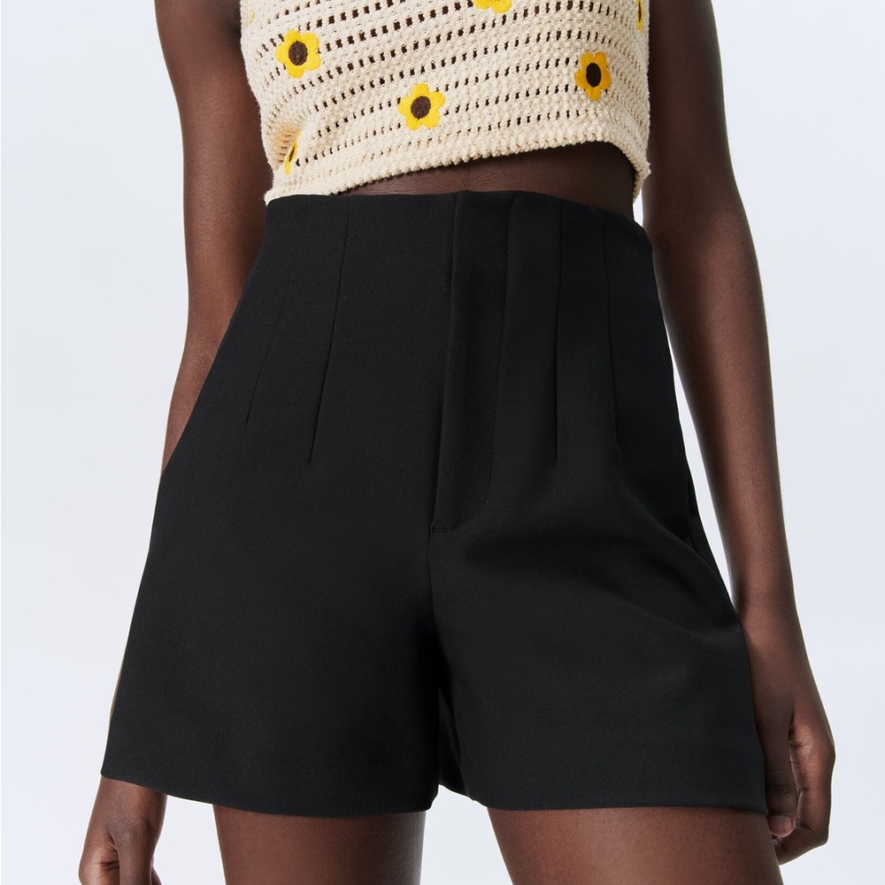 Zara High-Waisted Pleated Black Shorts